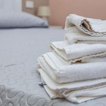 B&B Da Chiara ตอร์โตลี ภายนอก รูปภาพ