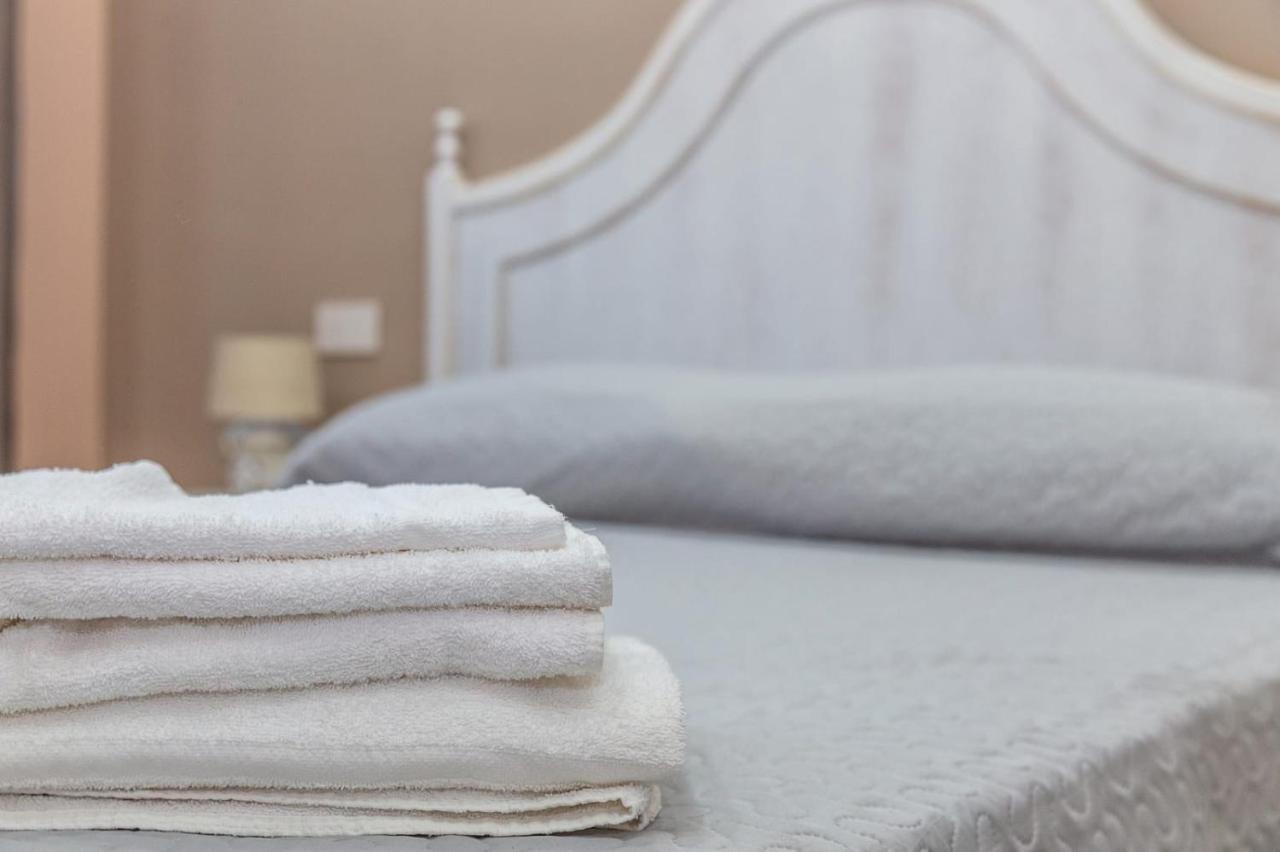 B&B Da Chiara ตอร์โตลี ภายนอก รูปภาพ